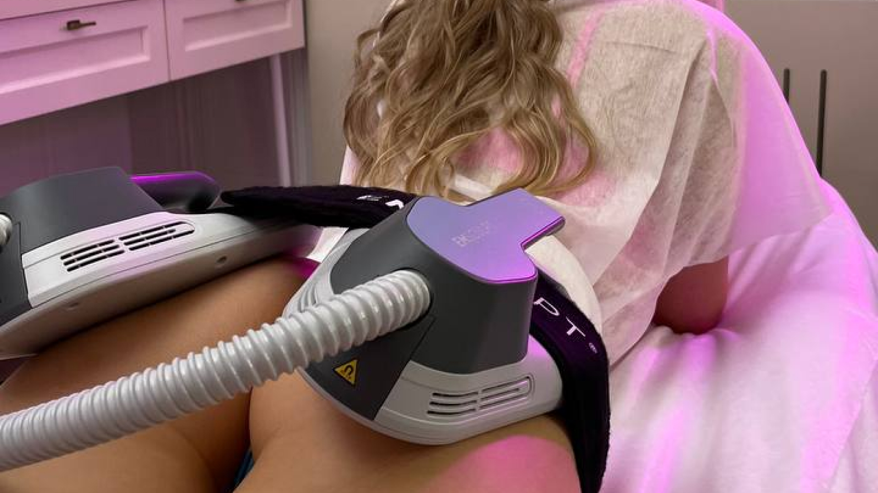 Аппаратная косм. Подтянутое тело с EMSculpt